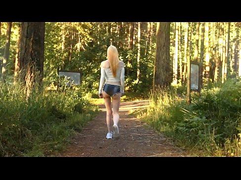 ❤️ Kaunis nainen liikkuu hitaasti, ei alaston video ️ Venäläinen porno at us ☑